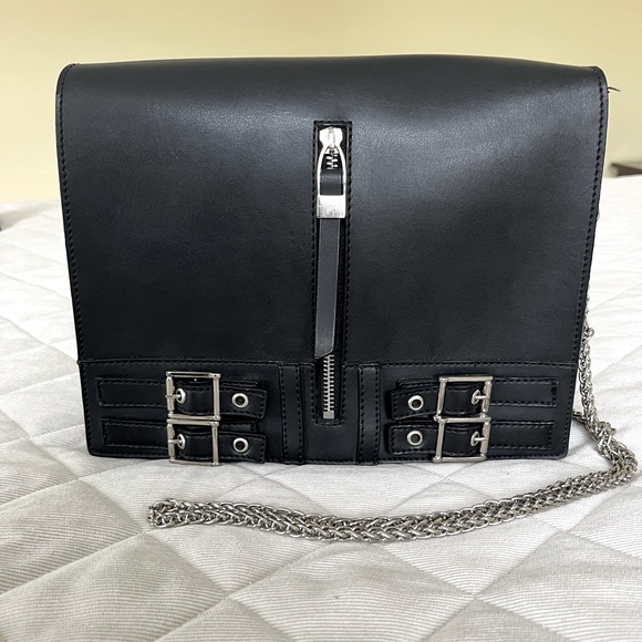 Stylish soft black vegan leather shoulder bag chain strap metal zipper buckles - Picture 2 of 13